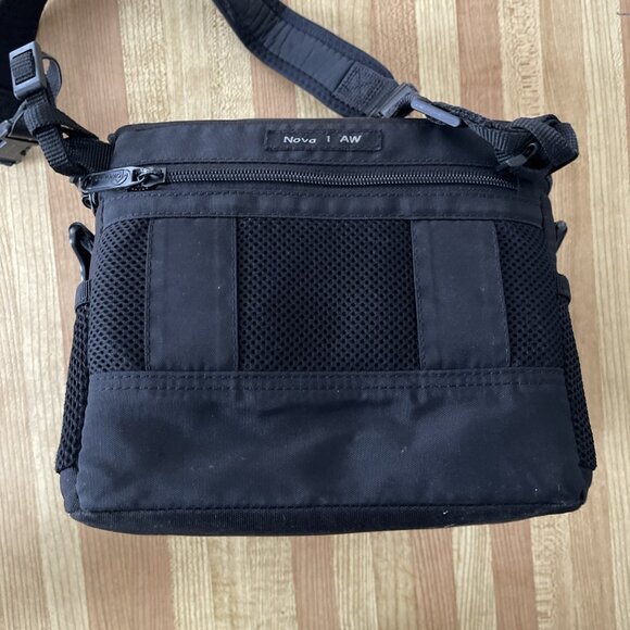 LOWEPRO Black NOVA 1 AW Shoulder Camera Bag | with Dividers Strap And Raincover - Picture 4 of 12